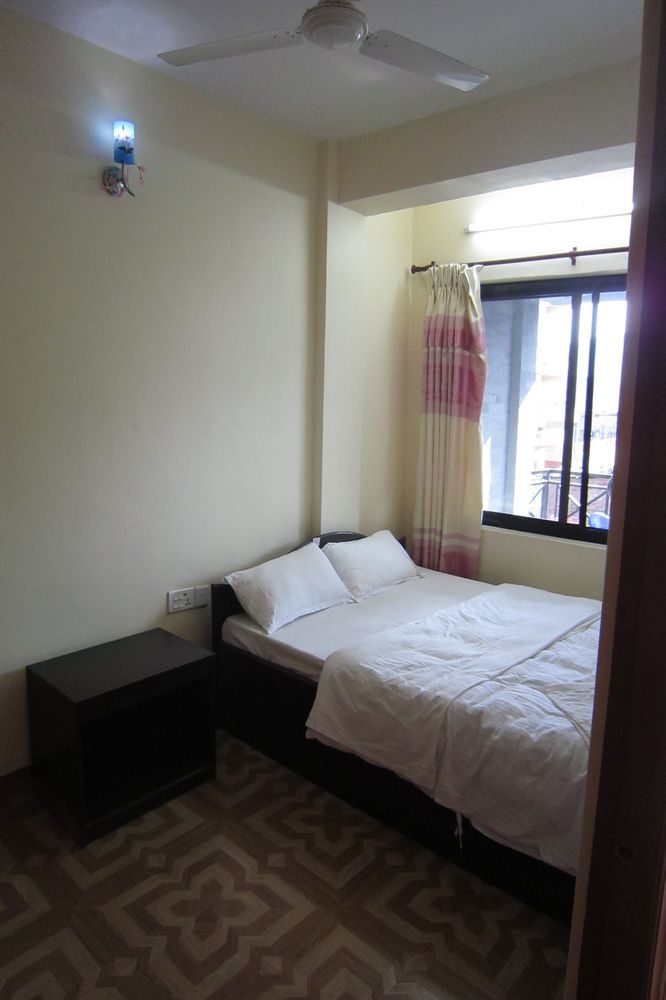 פוקהרה Hotel Sunflower מראה חיצוני תמונה